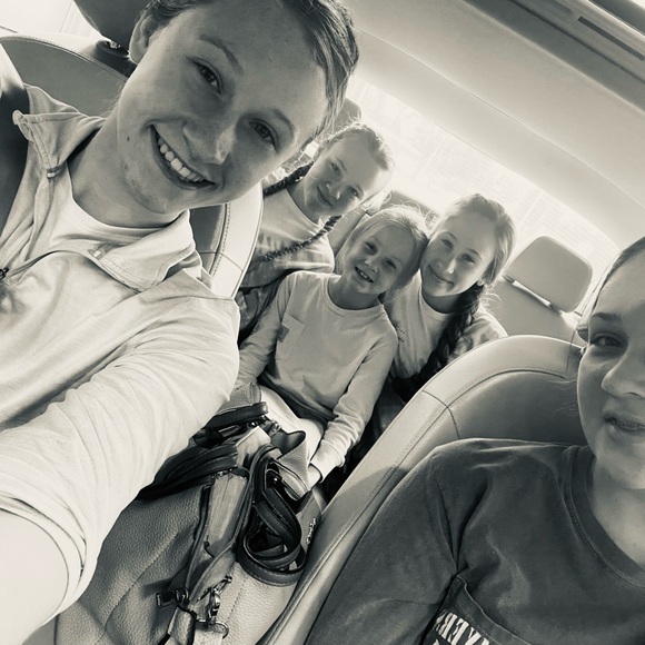 Meet your Posher, Abby - Picture 13 of 16